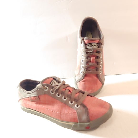 keen women's canvas sneakers